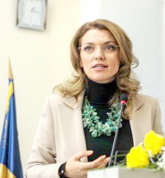 Gorghiu dă vina pe Guvern pentru haosul cardurilor de sănătate